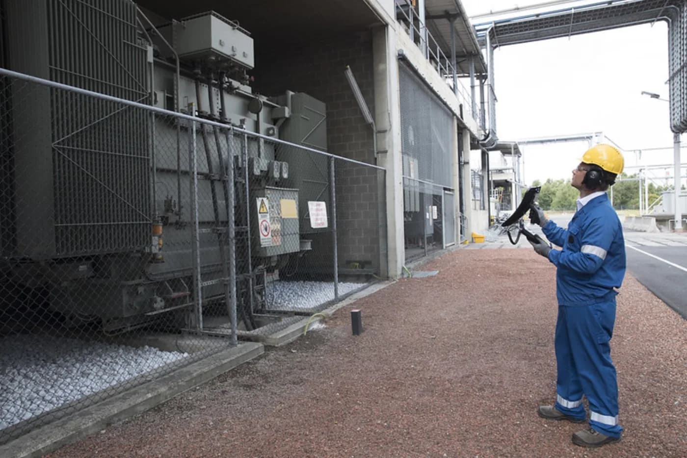 Integrated Monitoring of CHP Transformer Bays: Rapidox, Vibration and Ultrasound