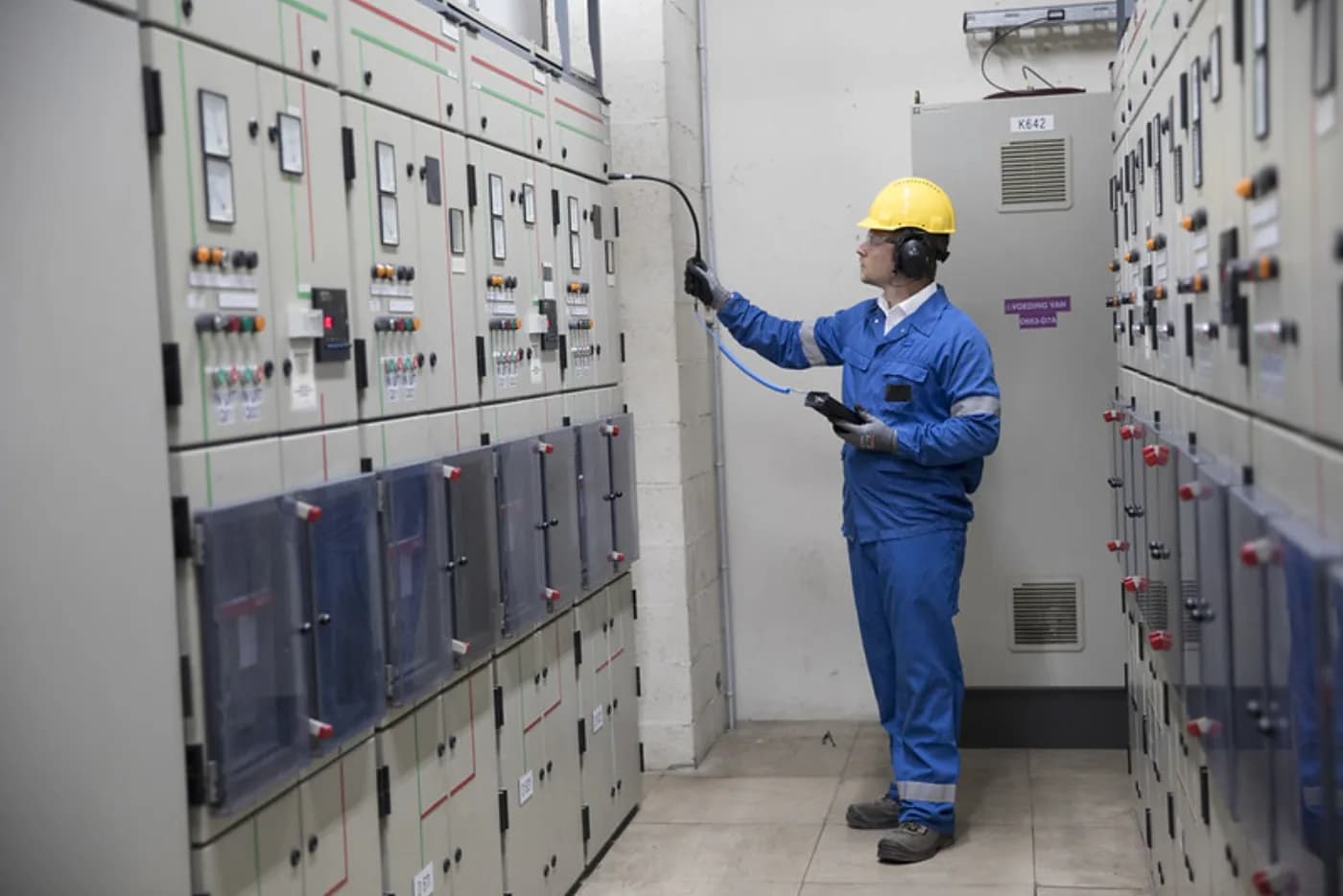 Ultrasound or thermal imaging for electrical equipment: which to choose