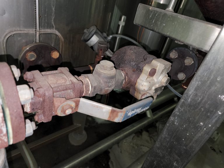 Steam trap installation